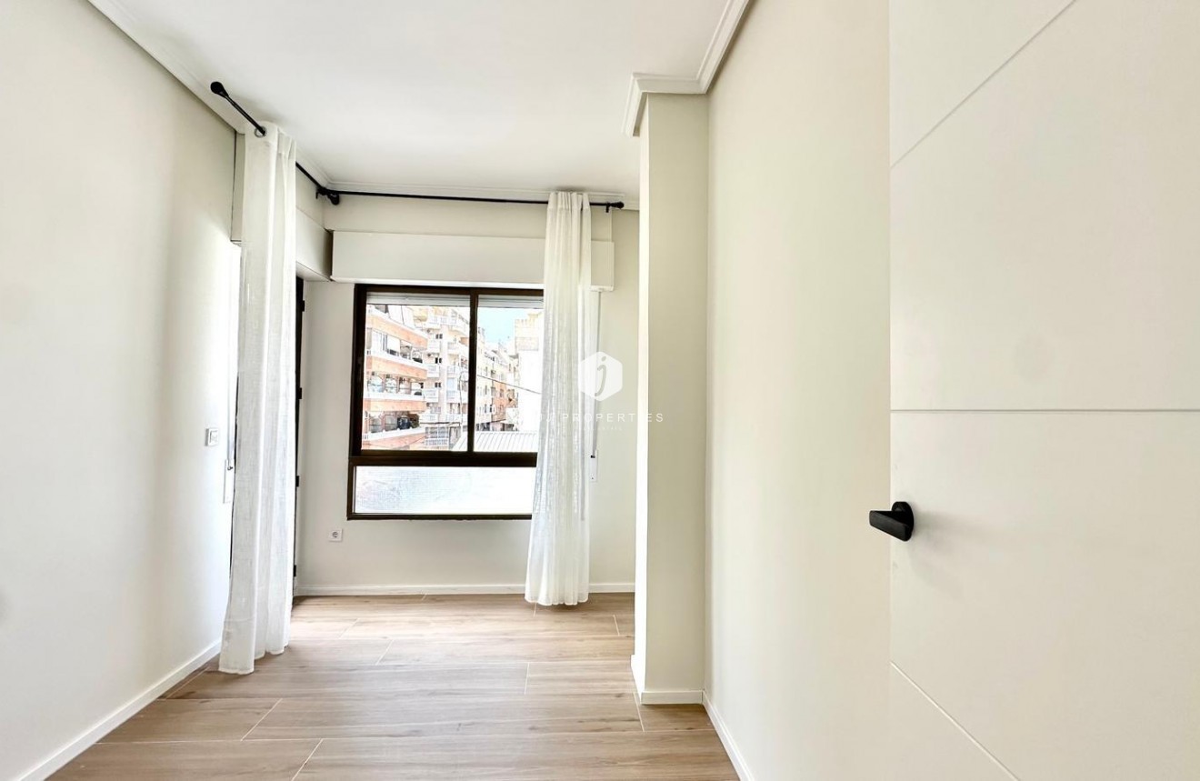 Aus zweiter Hand - Wohnung -
Torrevieja - Centro