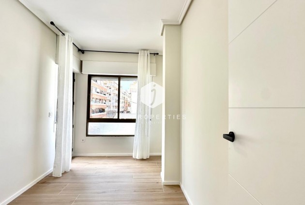 Aus zweiter Hand - Wohnung -
Torrevieja - Centro