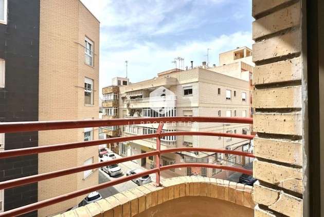 Aus zweiter Hand - Wohnung -
Torrevieja - Centro