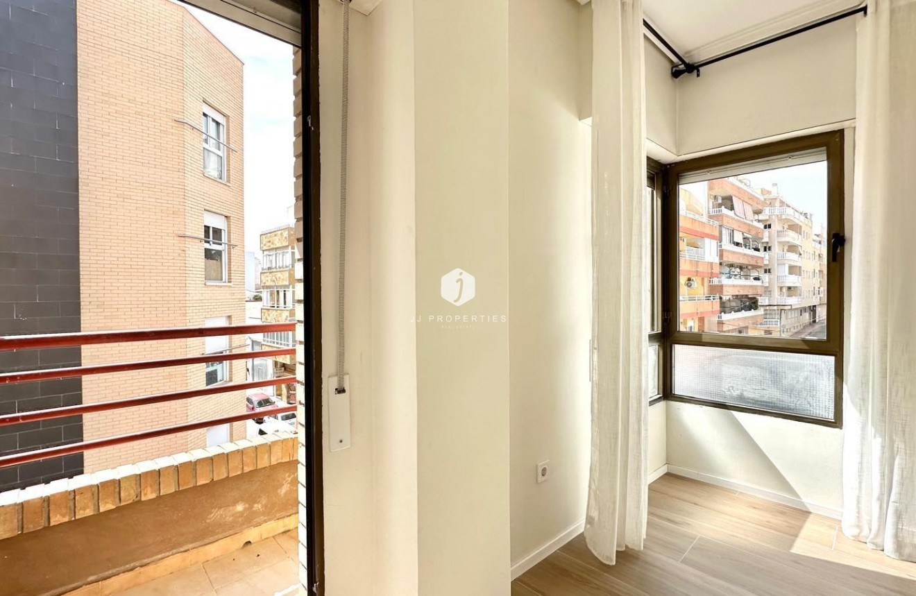Aus zweiter Hand - Wohnung -
Torrevieja - Centro