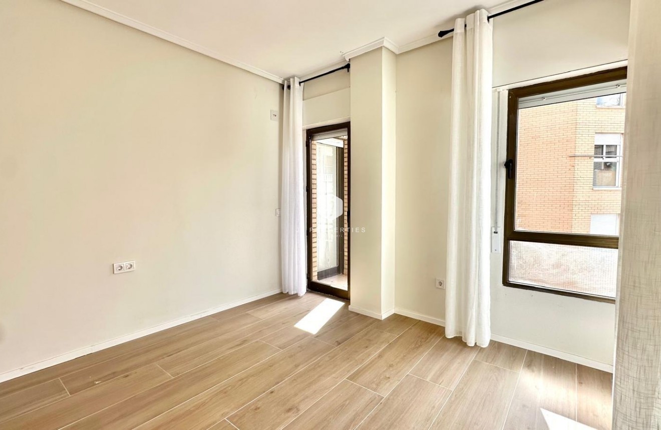 Aus zweiter Hand - Wohnung -
Torrevieja - Centro