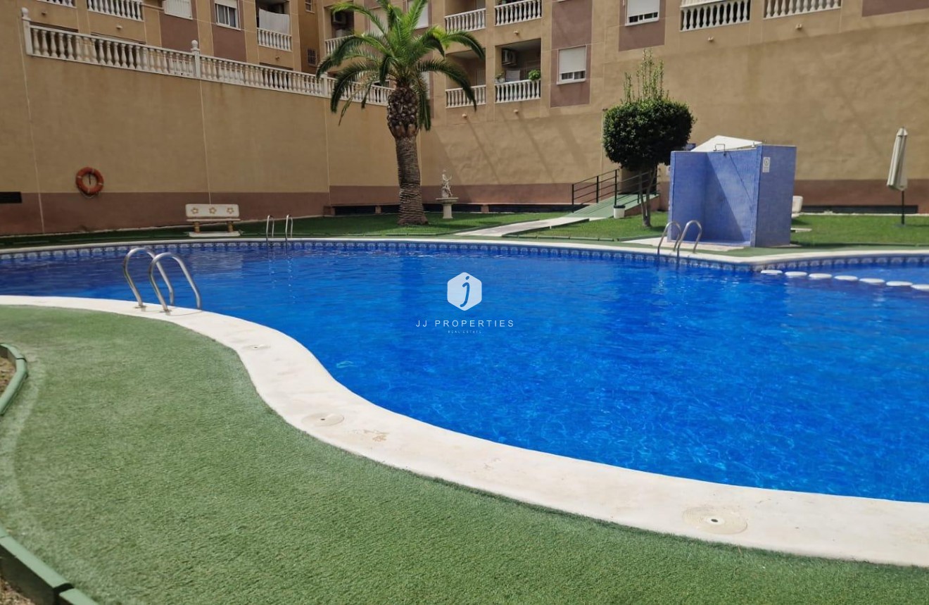 Tweedehands - Appartement / flat -
Torrevieja - Centro