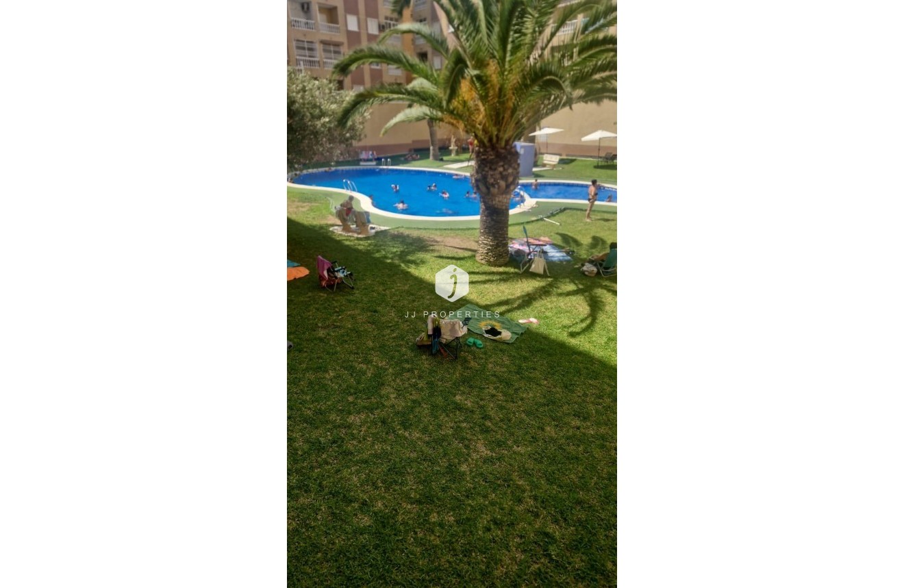 Tweedehands - Appartement / flat -
Torrevieja - Centro