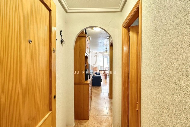Tweedehands - Appartement / flat -
Torrevieja - Centro