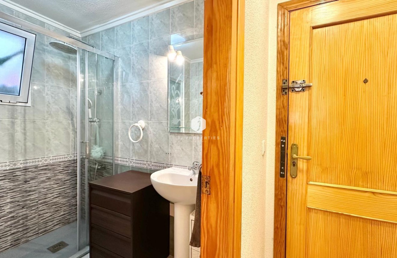Tweedehands - Appartement / flat -
Torrevieja - Centro
