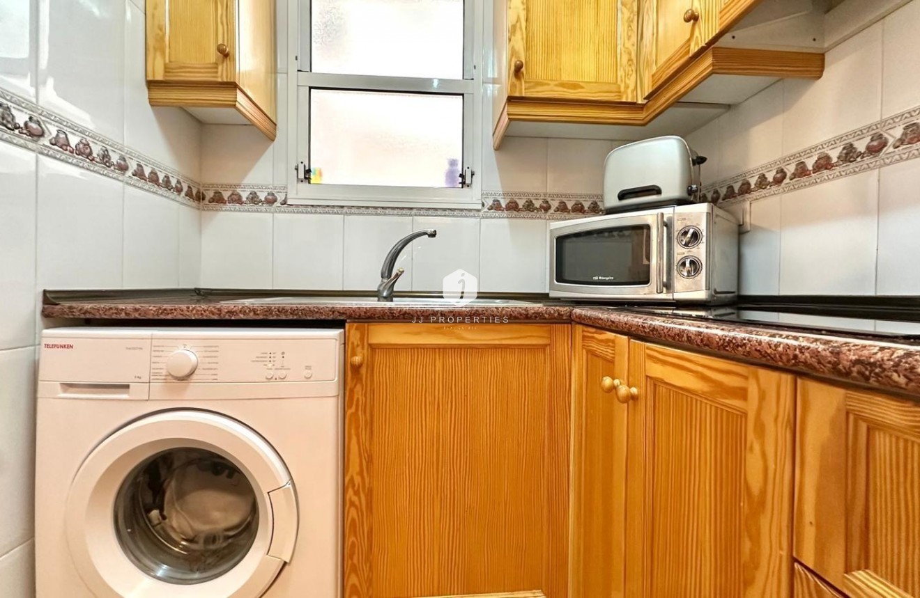 Tweedehands - Appartement / flat -
Torrevieja - Centro