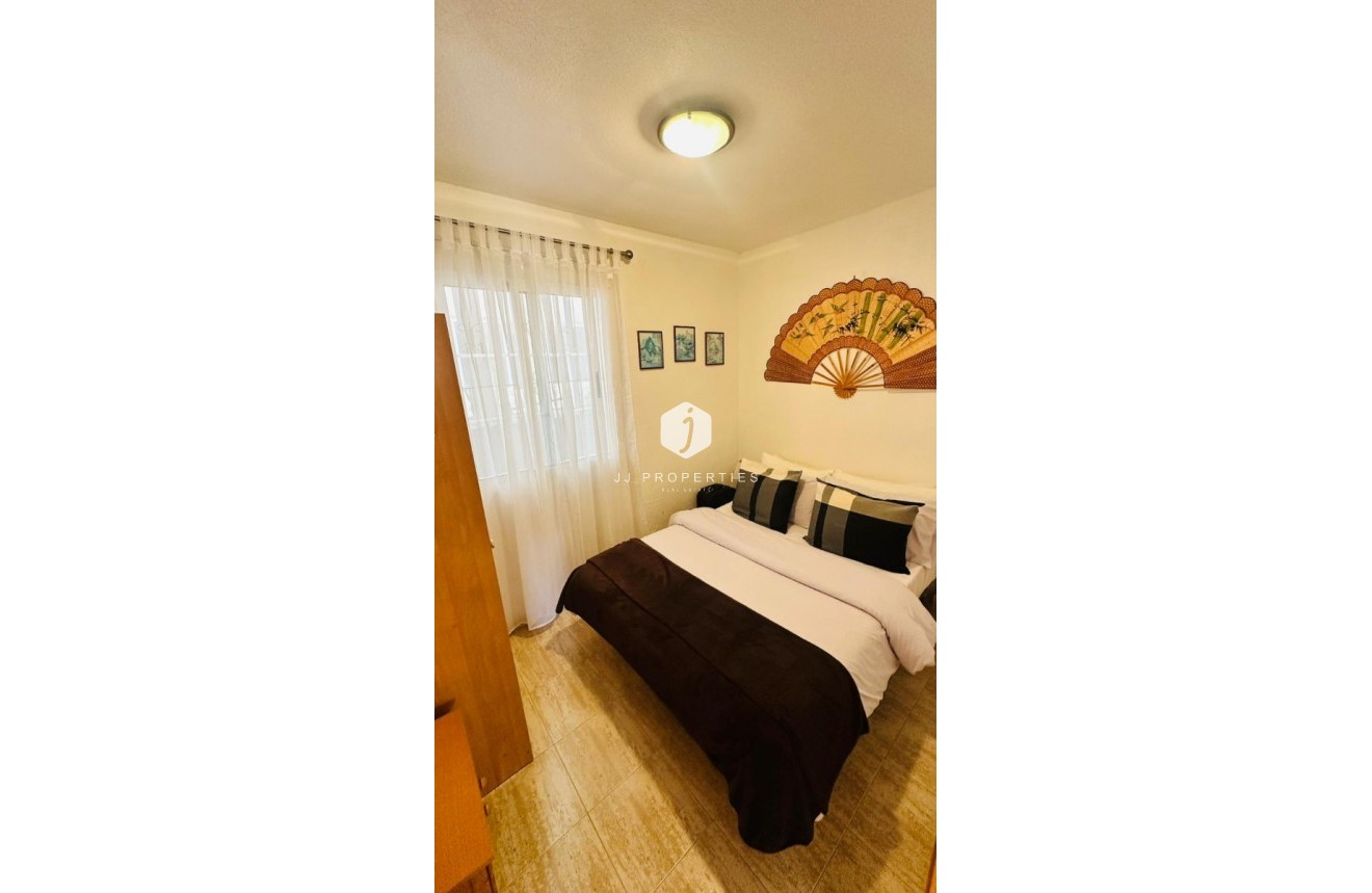 D'occasion - Appartement -
Torrevieja - Costa Blanca