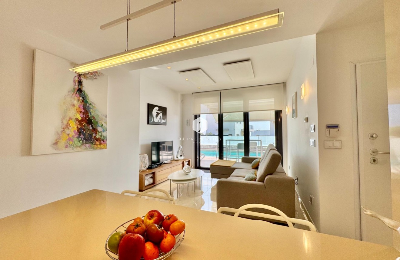 Resale - Villa -
San Miguel de Salinas - Bellavista