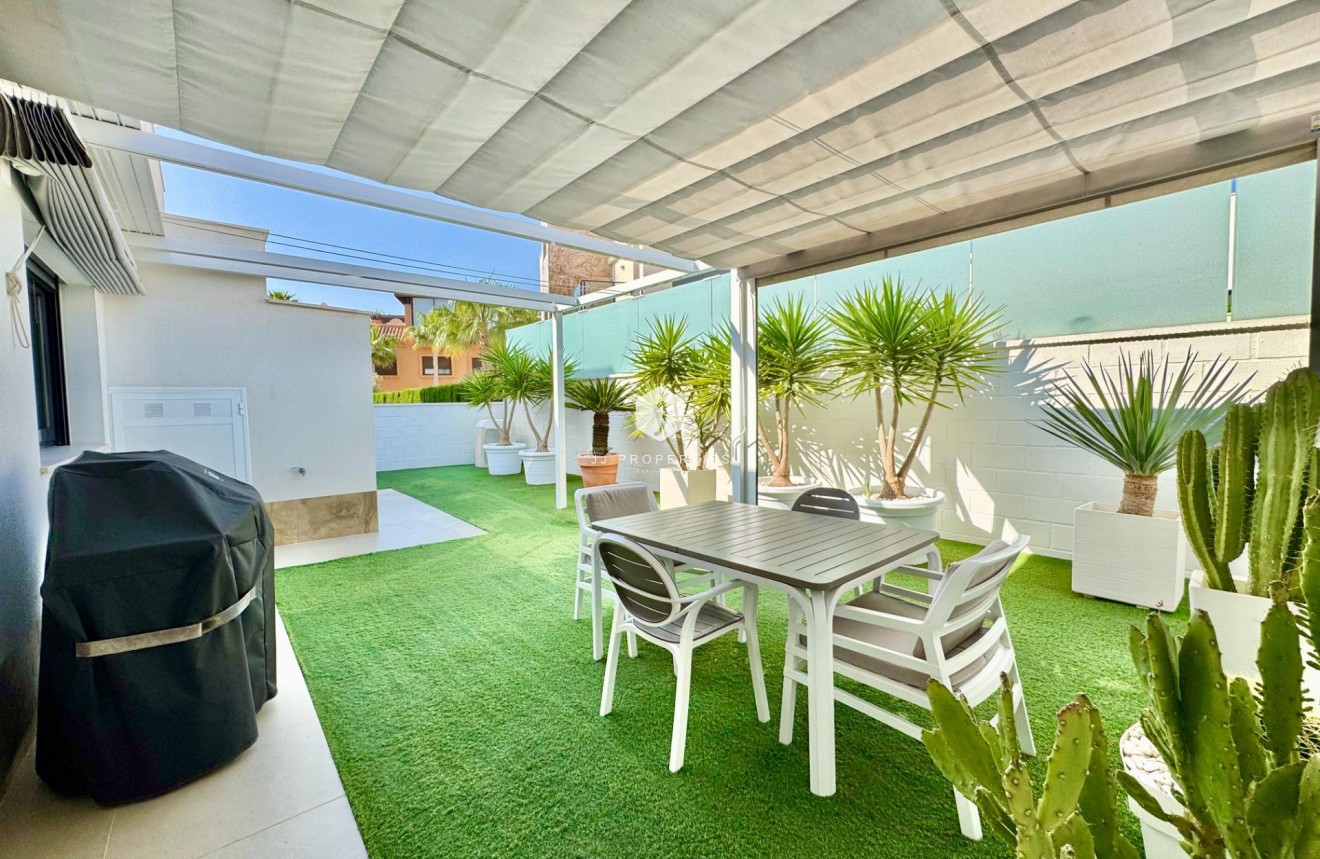 Resale - Villa -
San Miguel de Salinas - Bellavista
