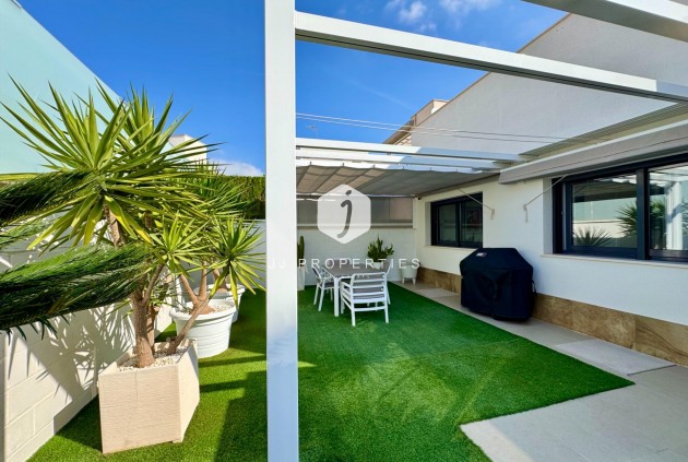 Resale - Villa -
San Miguel de Salinas - Bellavista