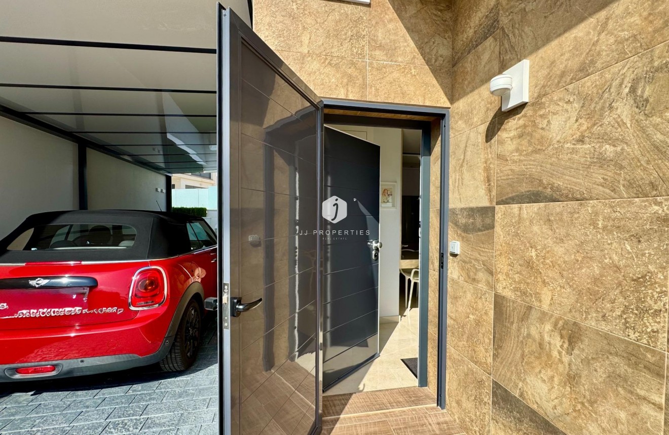 Resale - Villa -
San Miguel de Salinas - Bellavista