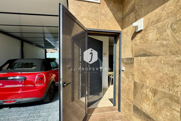 Resale - Villa -
San Miguel de Salinas - Bellavista