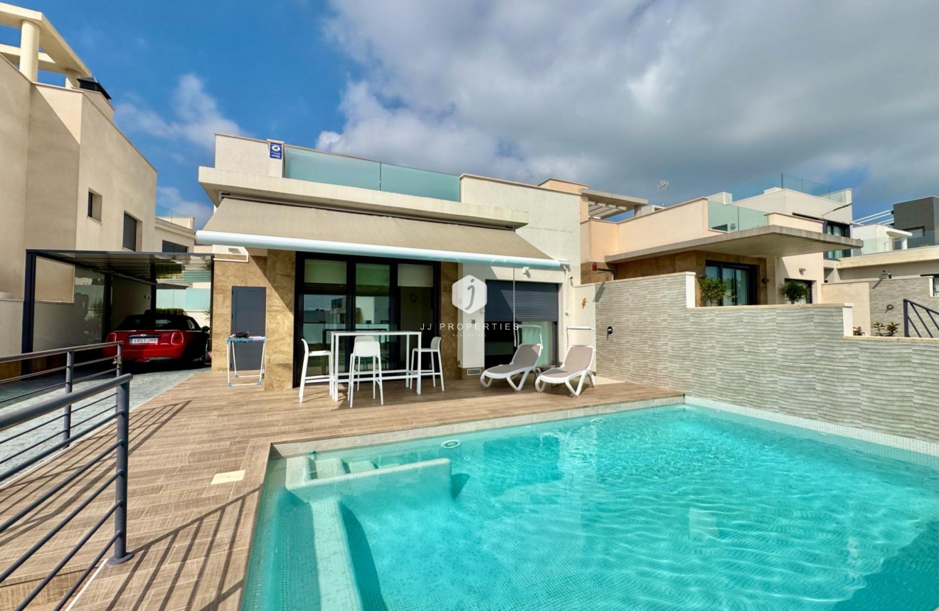 Resale - Villa -
San Miguel de Salinas - Bellavista