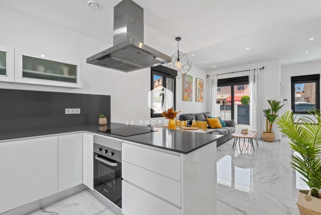 Resale - Villa -
Torrevieja - Costa Blanca
