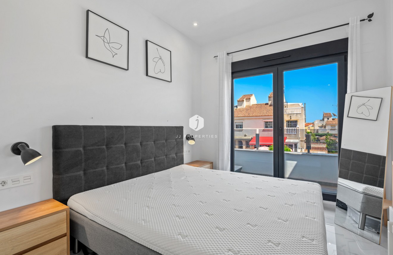 Resale - Villa -
Torrevieja - Costa Blanca