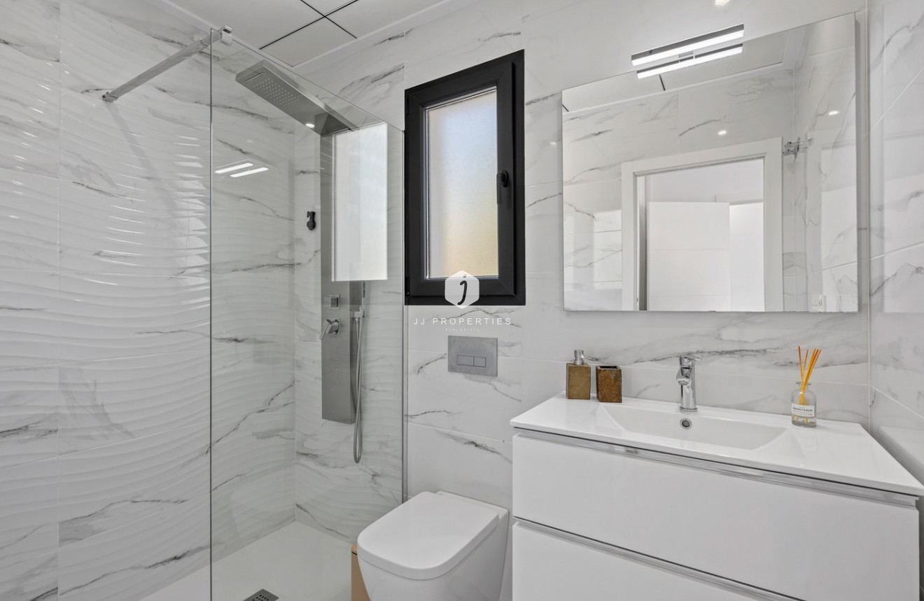 Resale - Villa -
Torrevieja - Costa Blanca