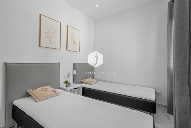 Resale - Villa -
Torrevieja - Costa Blanca