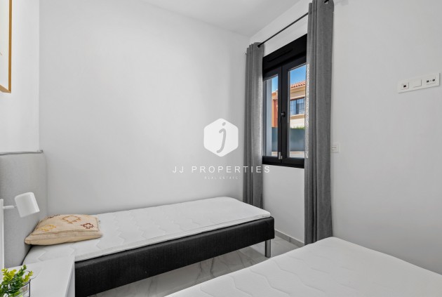 Resale - Villa -
Torrevieja - Costa Blanca