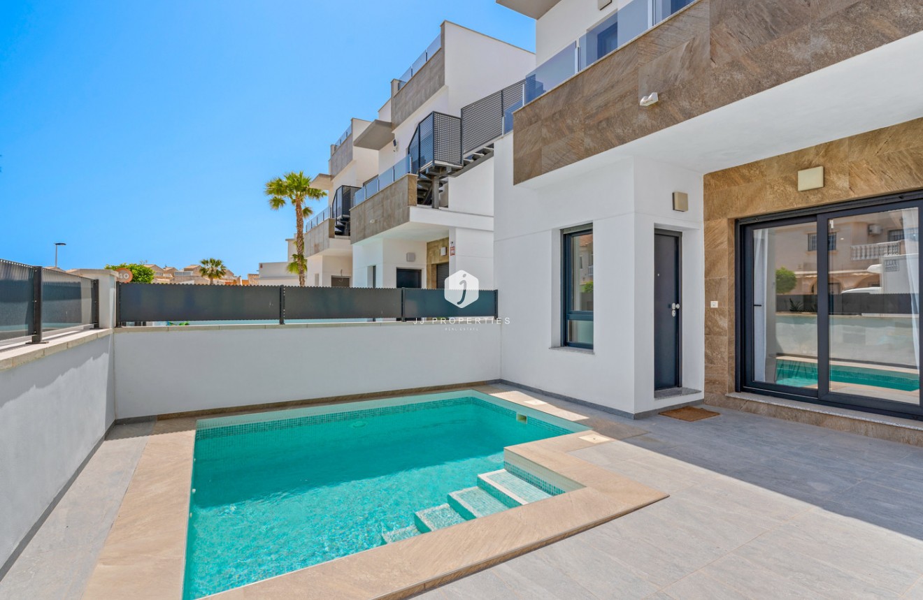 Resale - Villa -
Torrevieja - Costa Blanca