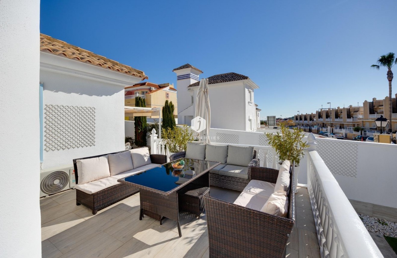 Resale - Chalet -
Orihuela Costa - Las Filipinas