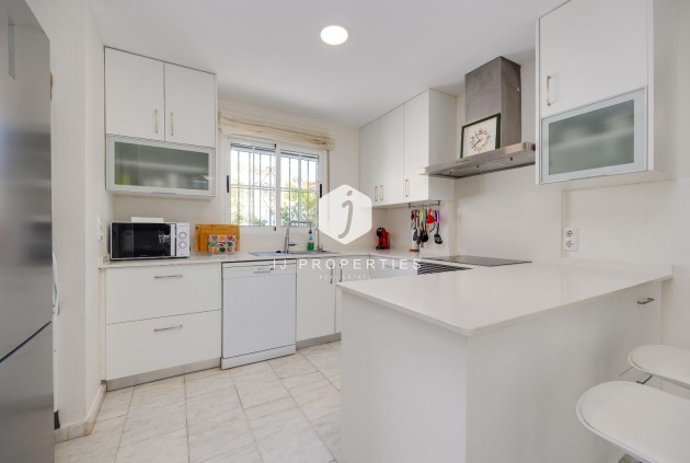 Resale - Chalet -
Orihuela Costa - Las Filipinas