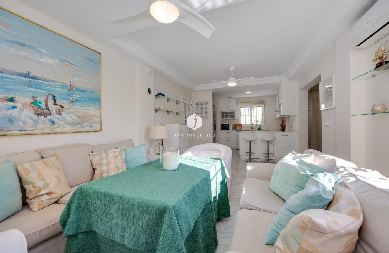 Resale - Chalet -
Orihuela Costa - Las Filipinas
