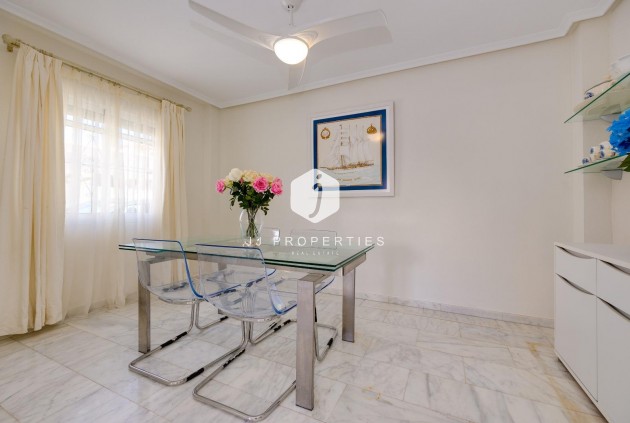 Resale - Chalet -
Orihuela Costa - Las Filipinas