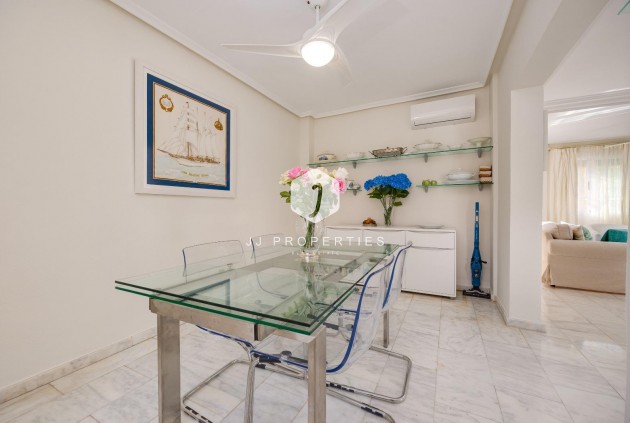 Resale - Chalet -
Orihuela Costa - Las Filipinas