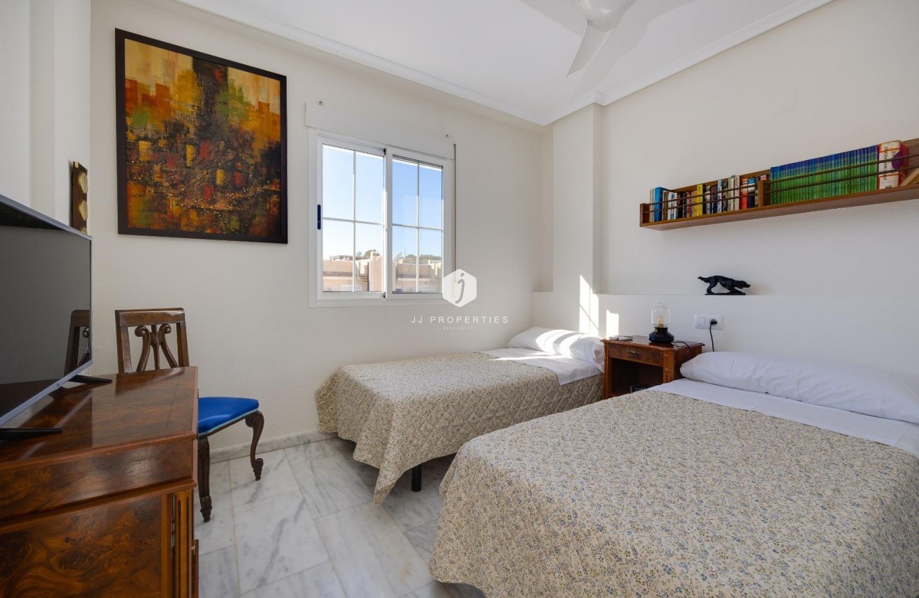 Resale - Chalet -
Orihuela Costa - Las Filipinas
