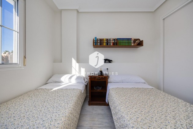 Resale - Chalet -
Orihuela Costa - Las Filipinas
