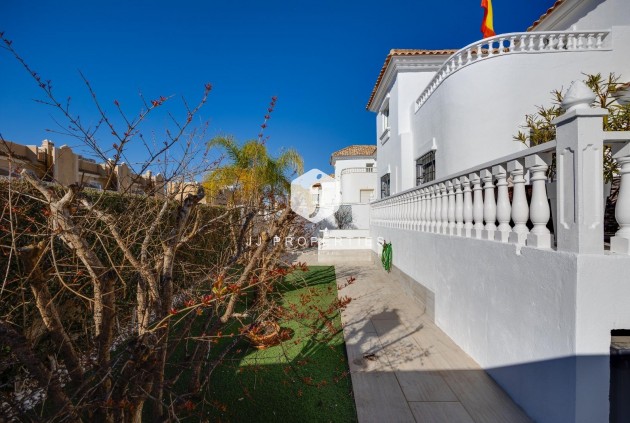 Resale - Chalet -
Orihuela Costa - Las Filipinas
