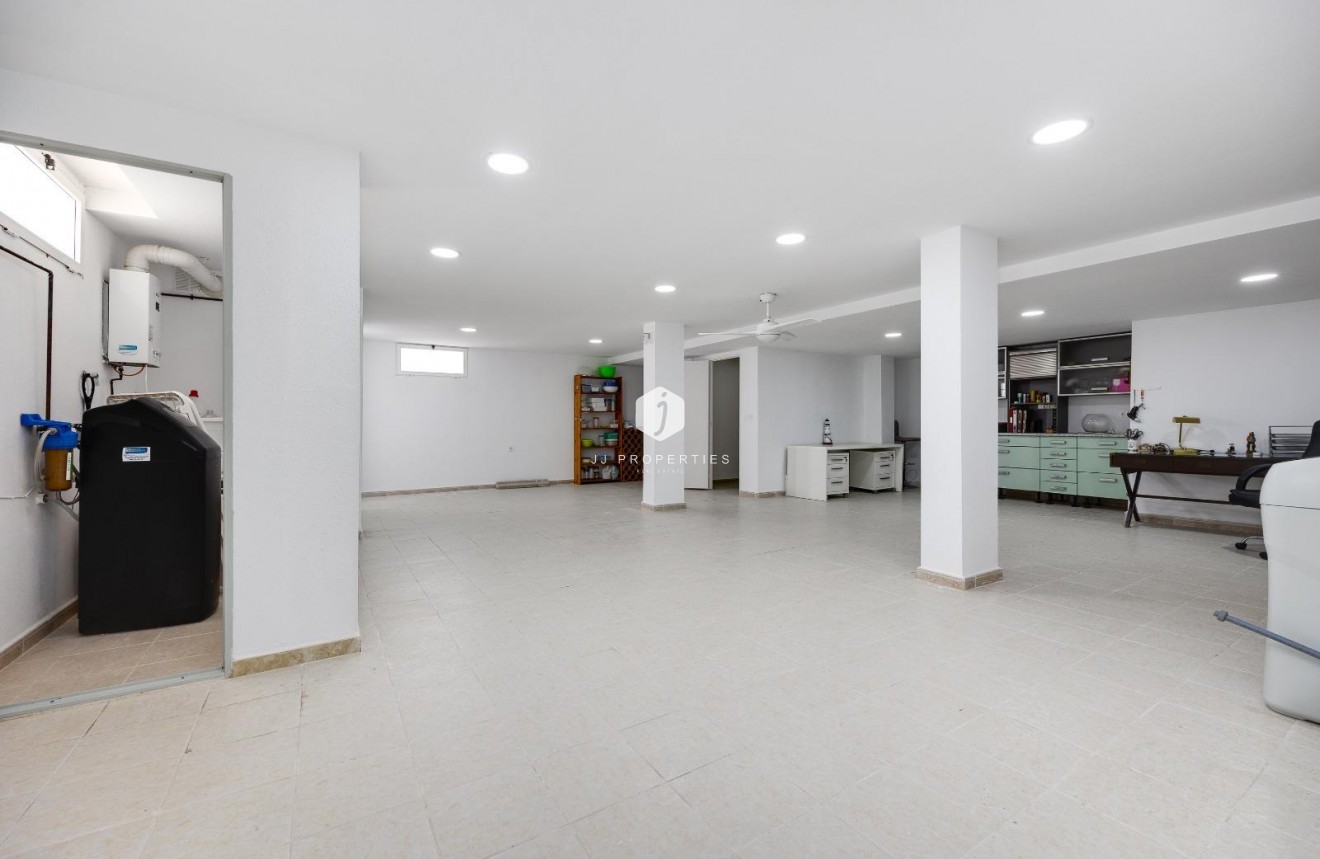Resale - Chalet -
Orihuela Costa - Las Filipinas