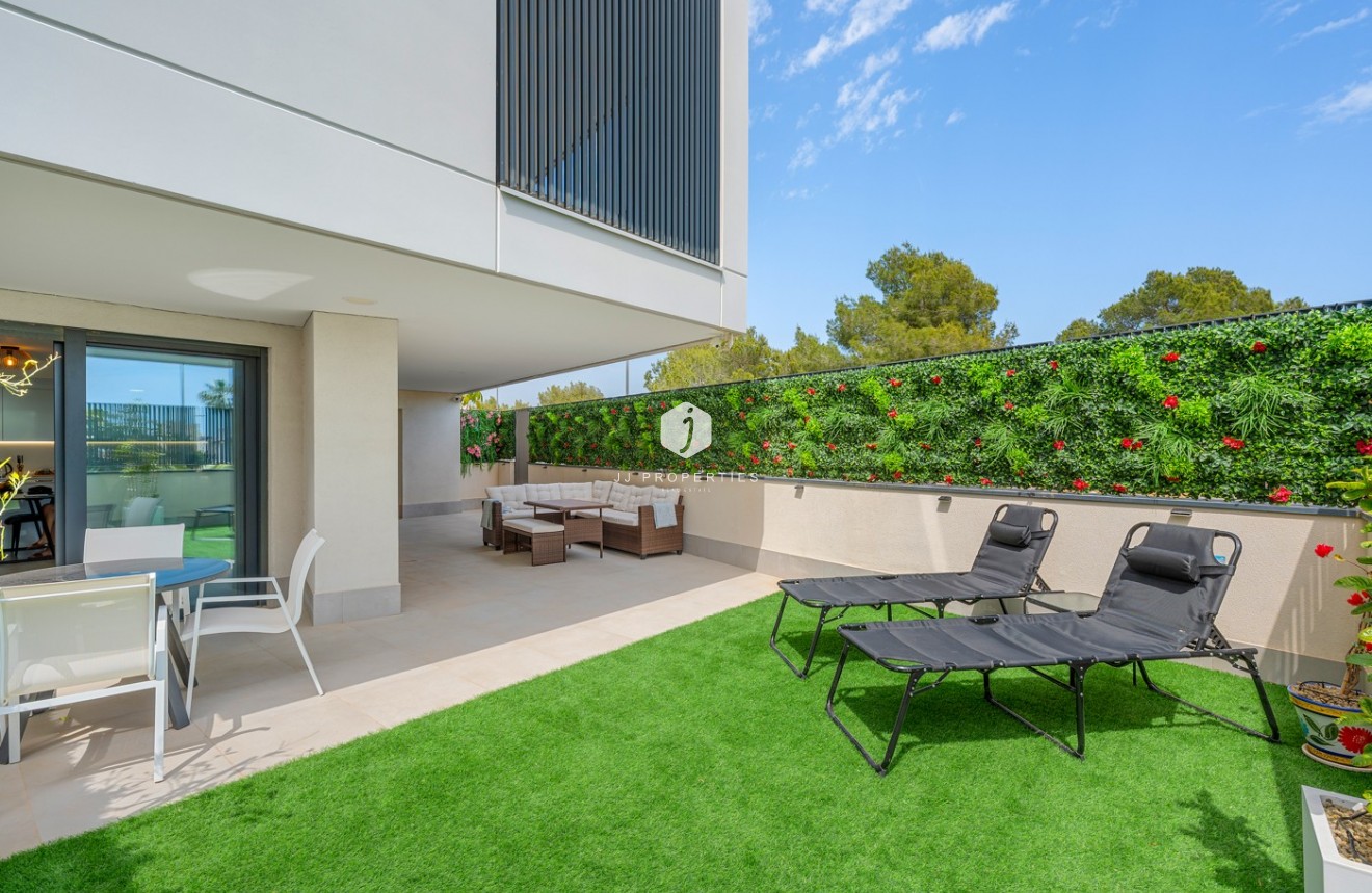 Resale - Apartment / flat -
Dehesa de Campoamor - Costa Blanca