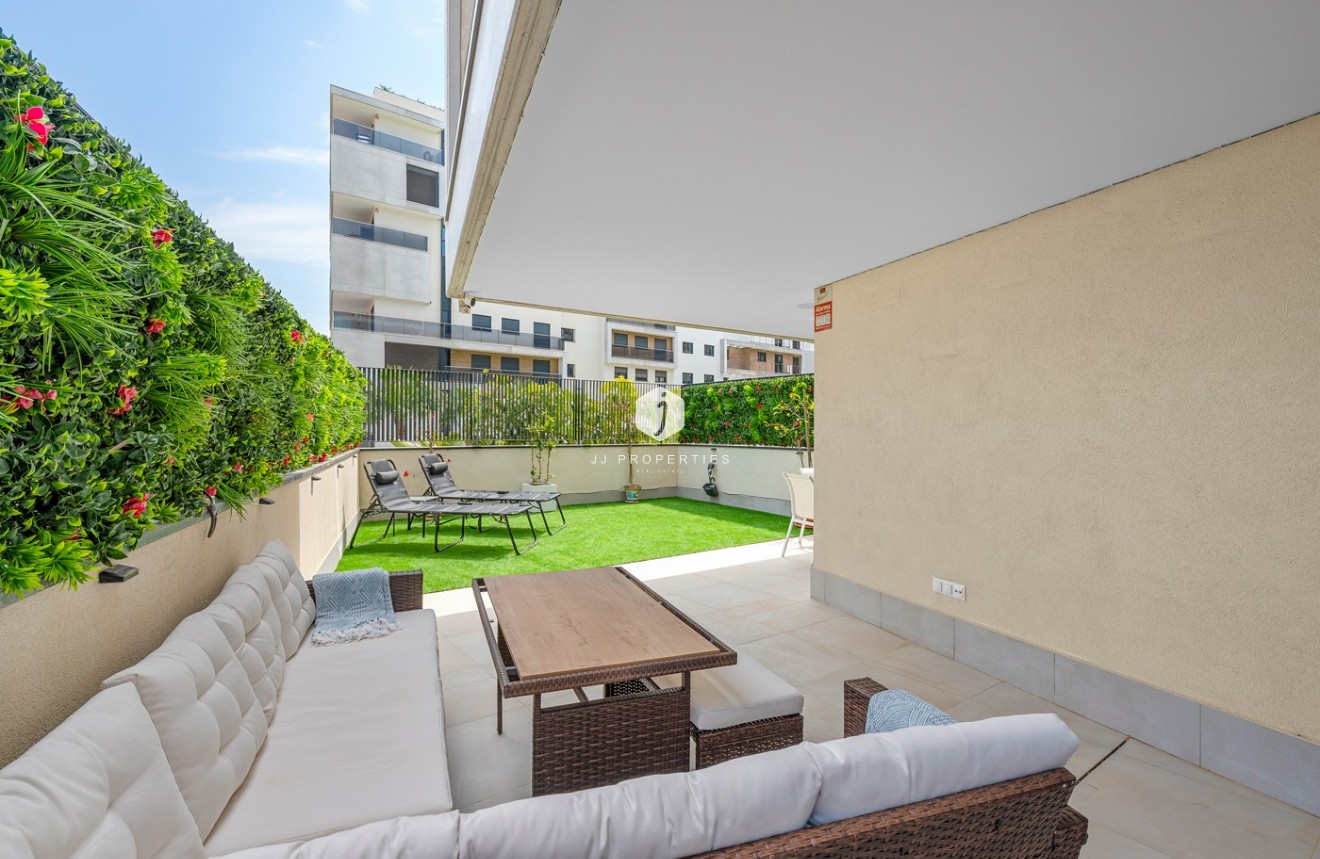 Resale - Apartment / flat -
Dehesa de Campoamor - Costa Blanca