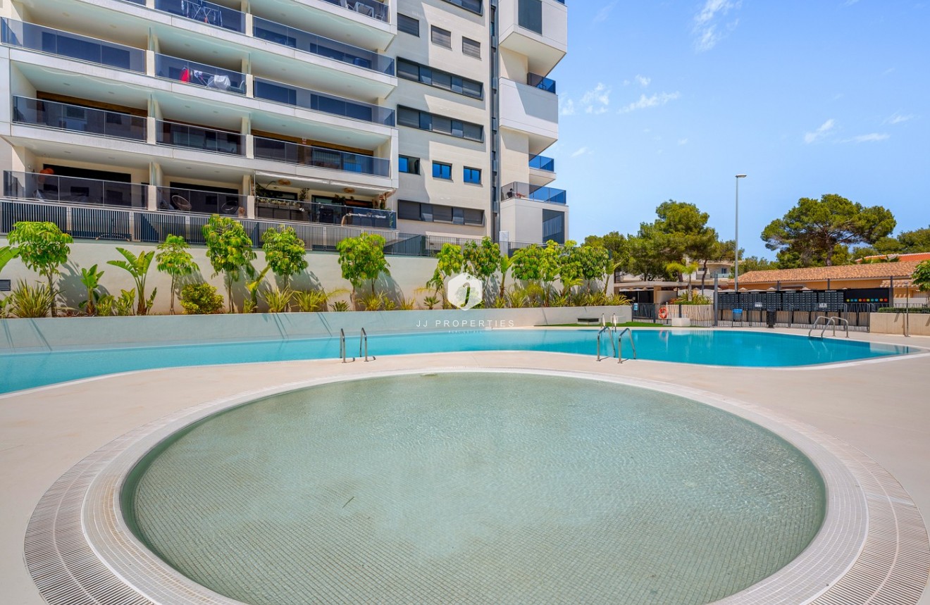 Resale - Apartment / flat -
Dehesa de Campoamor - Costa Blanca