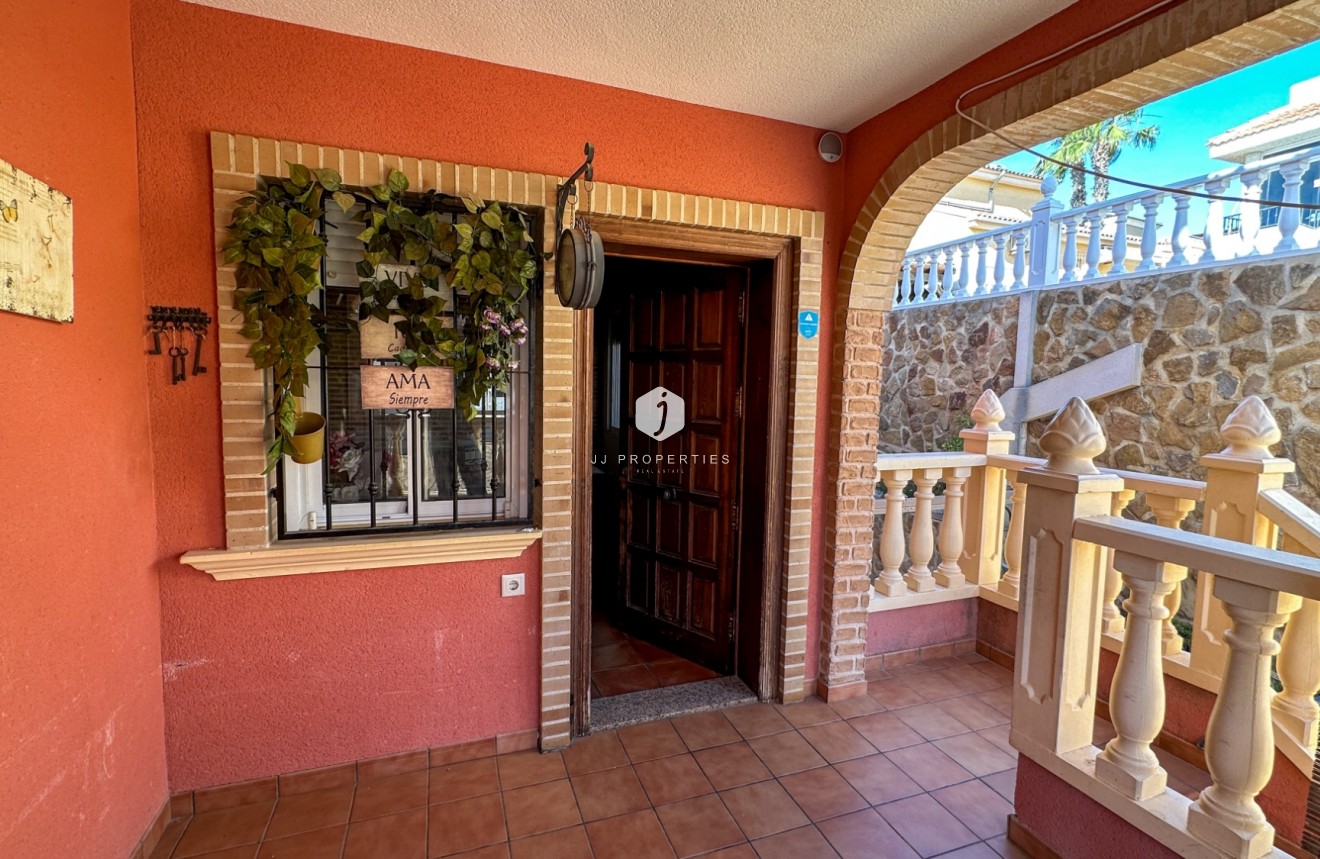 Resale - Chalet -
San Miguel de Salinas - Inland