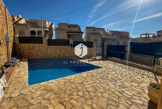 Resale - Chalet -
San Miguel de Salinas - Inland