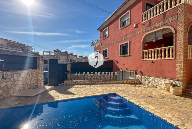 Resale - Chalet -
San Miguel de Salinas - Inland