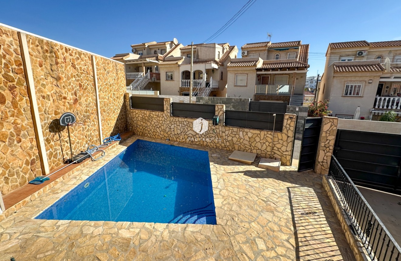 Resale - Chalet -
San Miguel de Salinas - Inland