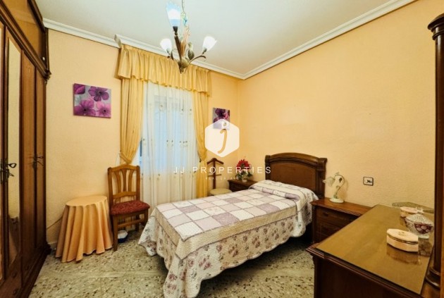 Resale - Apartment / flat -
La Mata - Costa Blanca