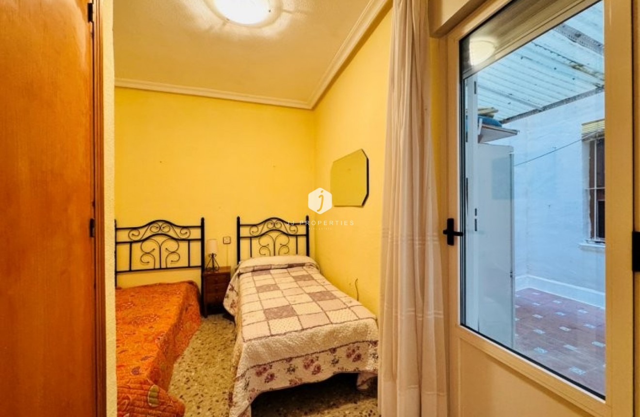 Resale - Apartment / flat -
La Mata - Costa Blanca