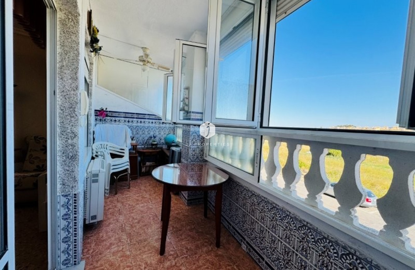 Resale - Apartment / flat -
La Mata - Costa Blanca