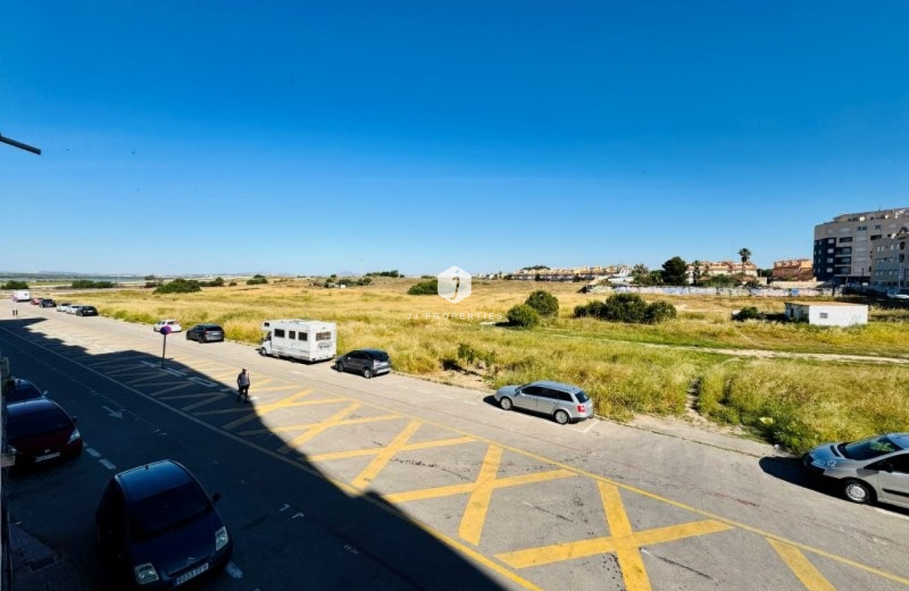 Resale - Apartment / flat -
La Mata - Costa Blanca
