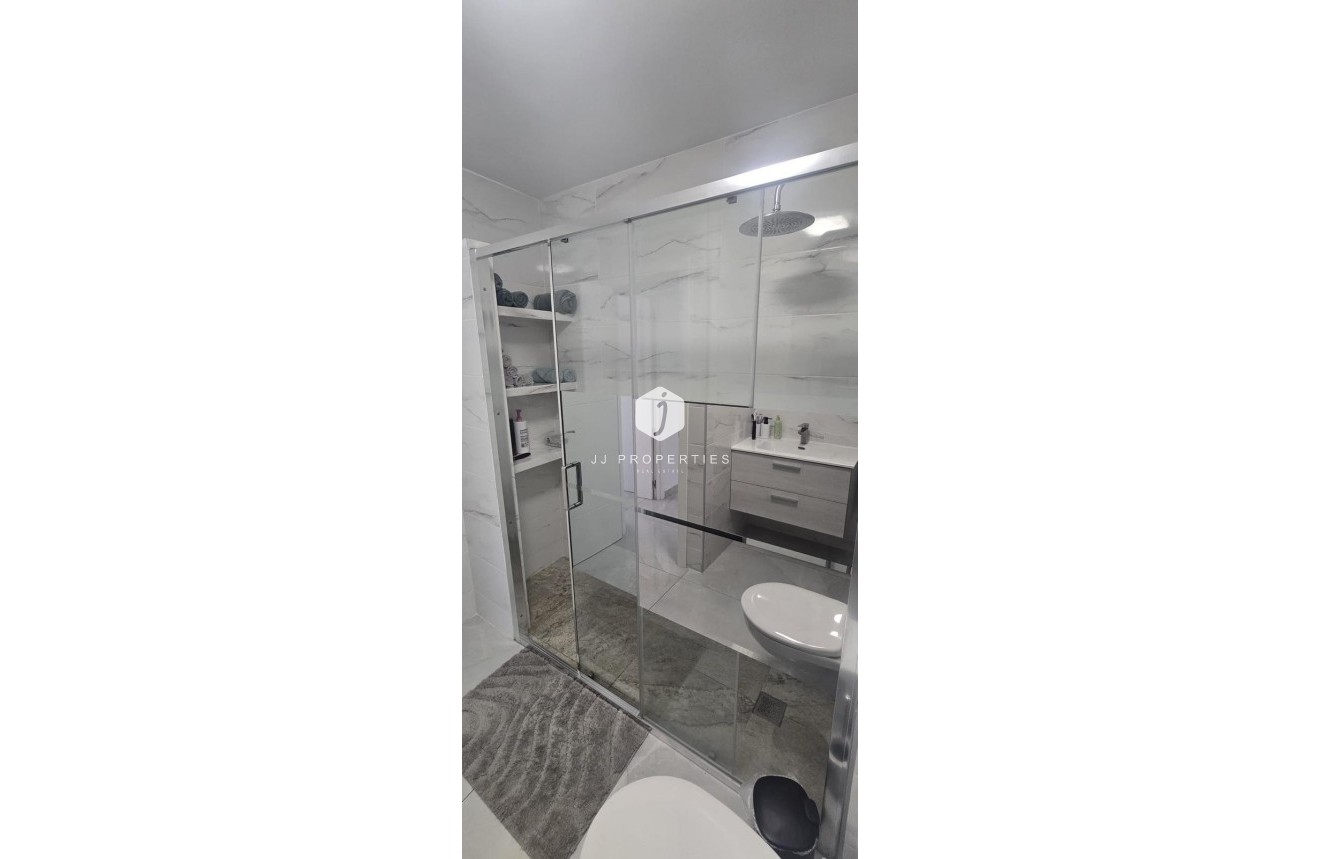 Tweedehands - Appartement / flat -
Torrevieja - Acequion
