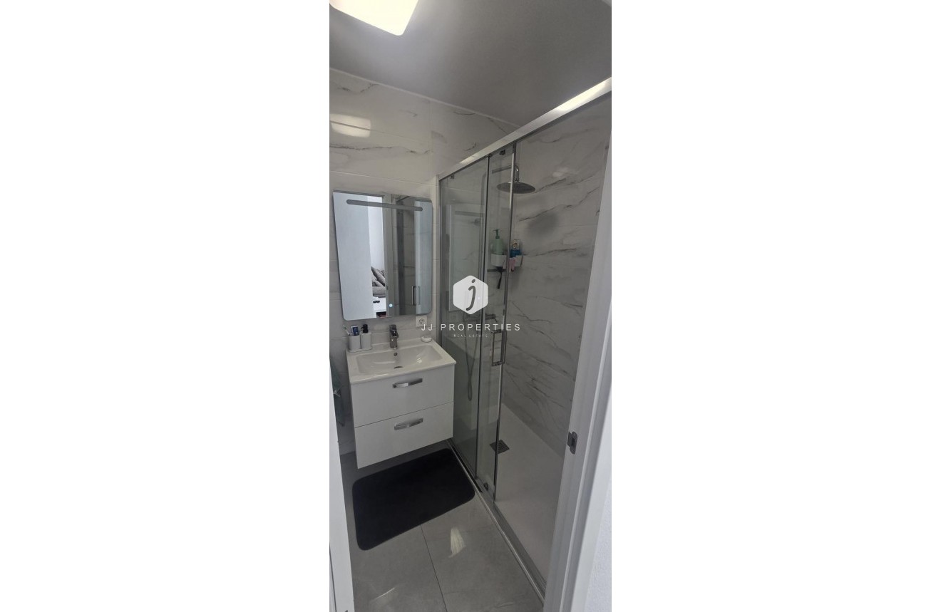 Tweedehands - Appartement / flat -
Torrevieja - Acequion