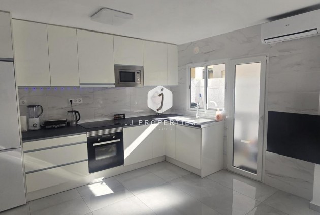 Tweedehands - Appartement / flat -
Torrevieja - Acequion