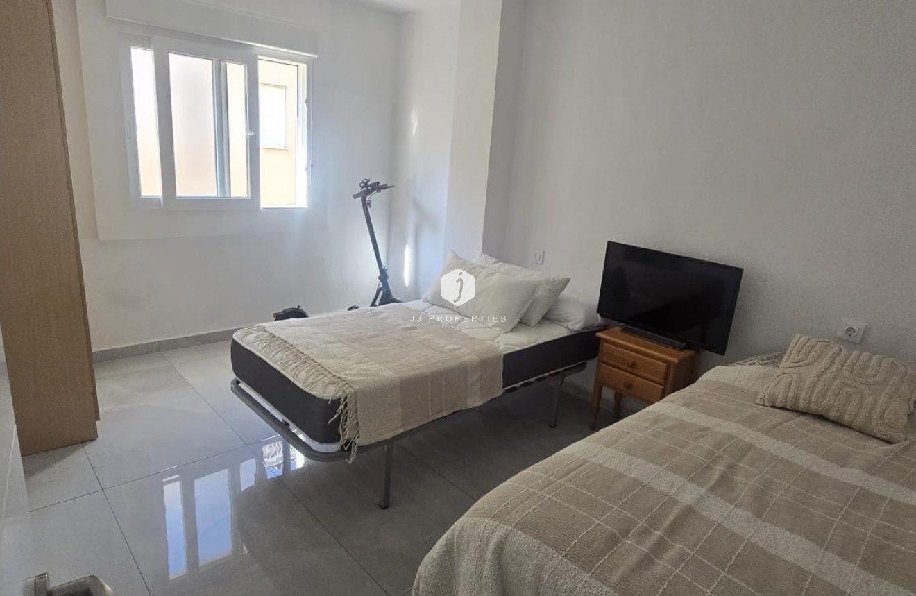 Tweedehands - Appartement / flat -
Torrevieja - Acequion