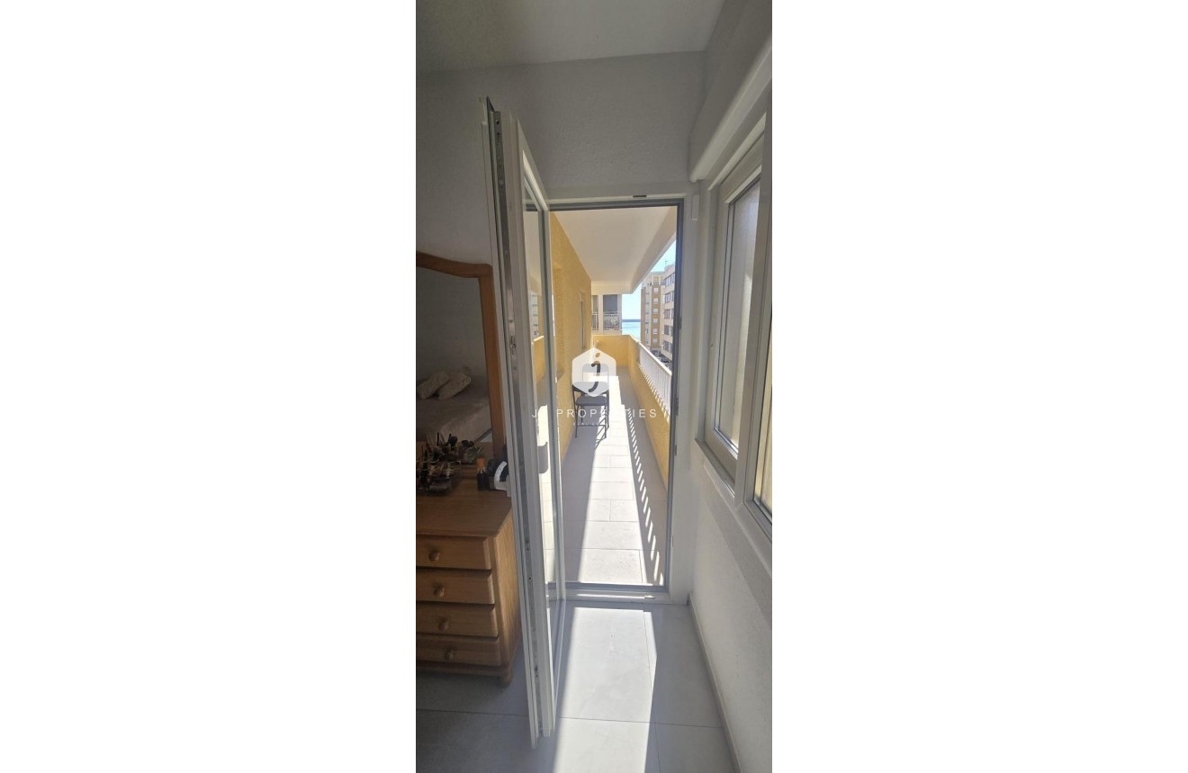 Tweedehands - Appartement / flat -
Torrevieja - Acequion