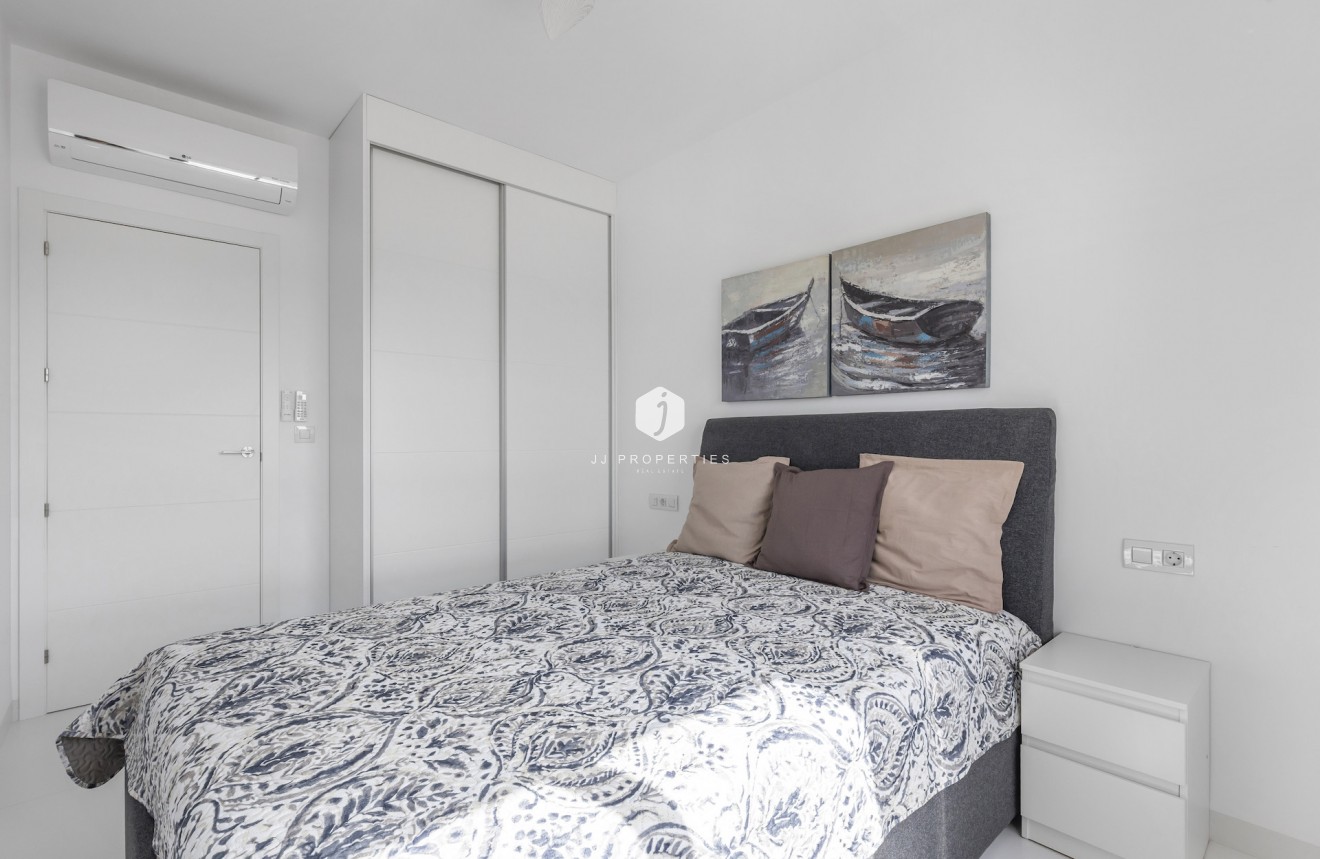 Resale - Apartment / flat -
San Miguel de Salinas - Inland