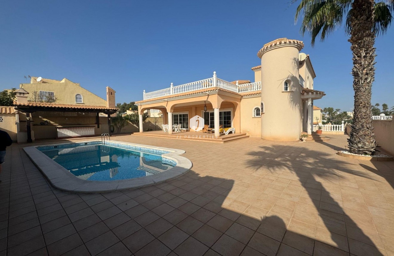 Resale - Villa -
Orihuela Costa - Playa Flamenca